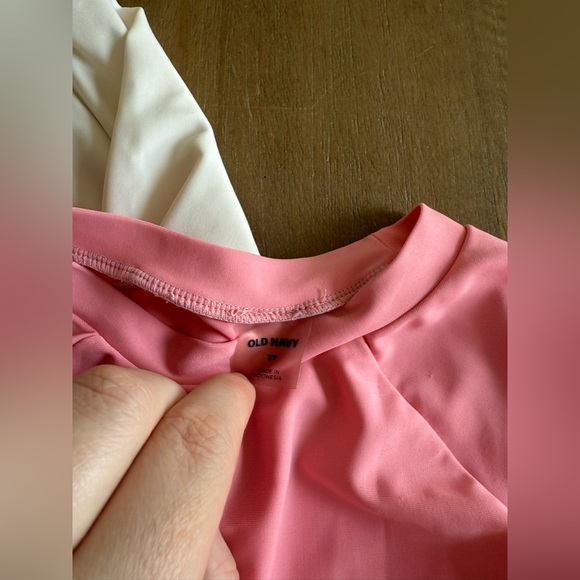 Old Navy Pink and White Long Sleeve Rush Guards 3T - Picture 3 of 3